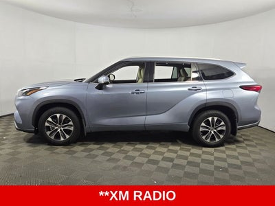 2022 Toyota Highlander Hybrid XLE 4D Sport Utility