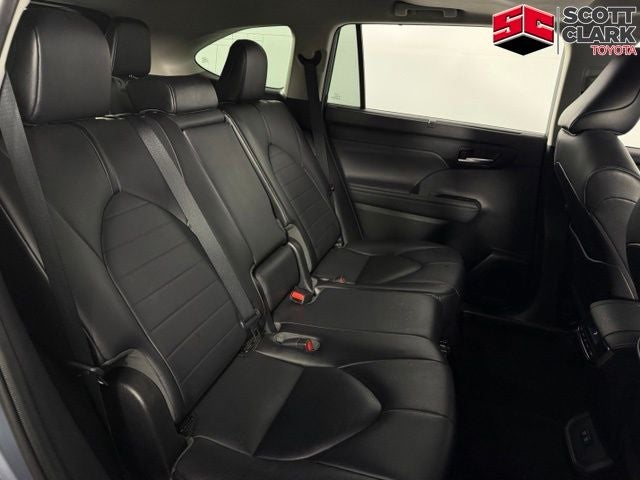 2021 Toyota Highlander Hybrid XLE 4D Sport Utility
