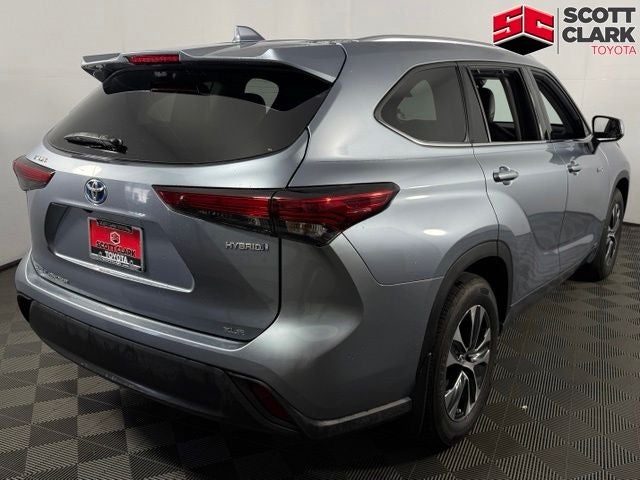 2021 Toyota Highlander Hybrid XLE 4D Sport Utility