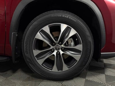 2022 Toyota Highlander XLE 4D Sport Utility