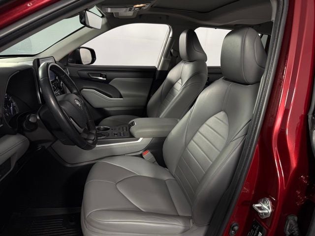 2022 Toyota Highlander XLE 4D Sport Utility