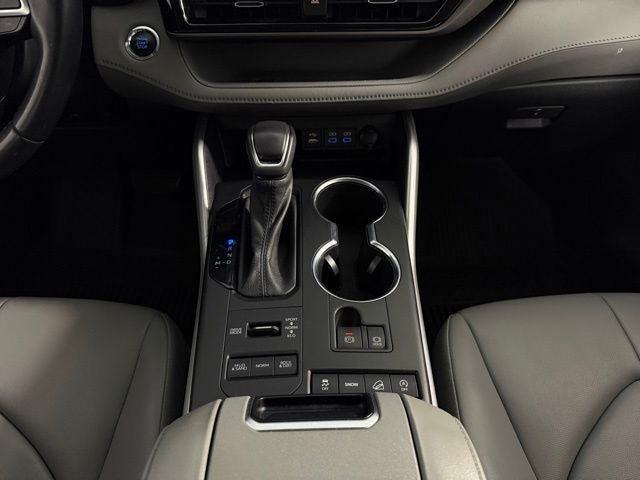 2022 Toyota Highlander XLE 4D Sport Utility