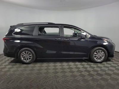 2025 Toyota Sienna XLE 8 Passenger