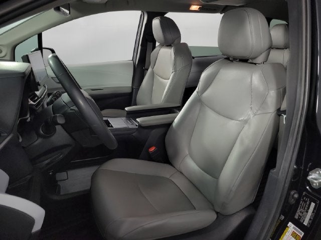 2025 Toyota Sienna XLE 8 Passenger