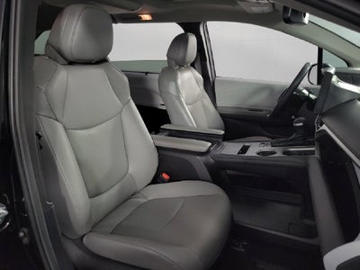 2025 Toyota Sienna XLE 8 Passenger