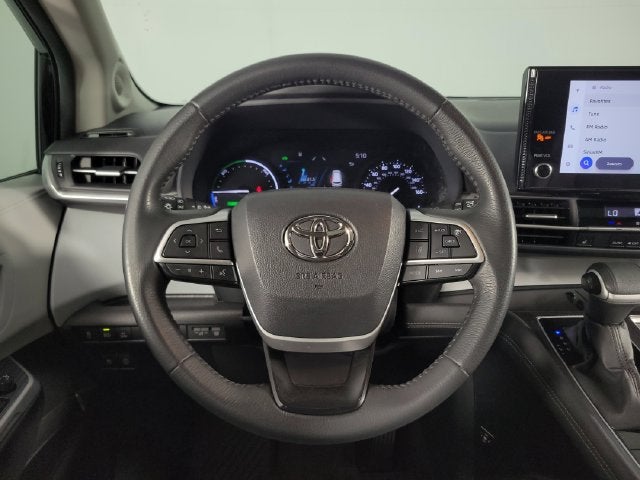 2025 Toyota Sienna XLE 8 Passenger