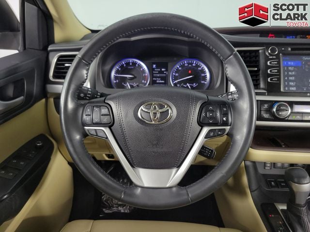 2017 Toyota Highlander XLE 4D Sport Utility