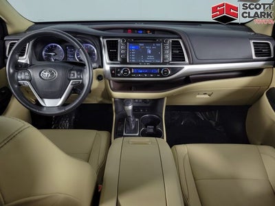 2017 Toyota Highlander XLE 4D Sport Utility