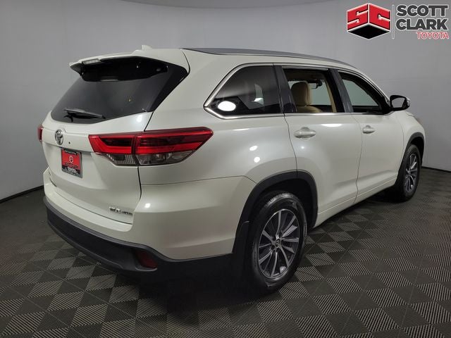 2017 Toyota Highlander XLE 4D Sport Utility