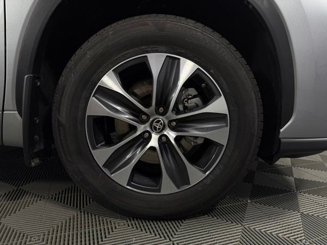 2025 Toyota Highlander Hybrid XLE 4D Sport Utility