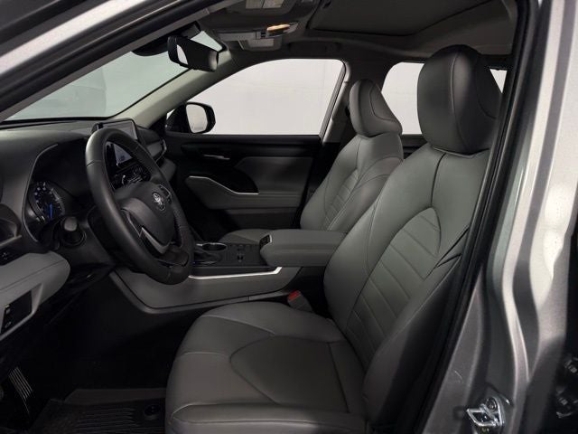 2025 Toyota Highlander Hybrid XLE 4D Sport Utility