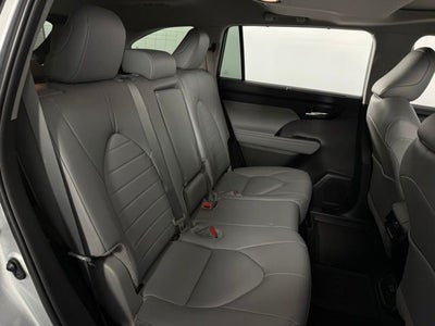 2025 Toyota Highlander Hybrid XLE 4D Sport Utility