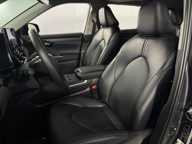 2025 Toyota Highlander Hybrid XLE 4D Sport Utility