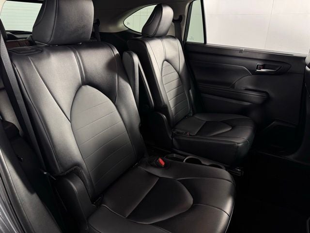 2025 Toyota Highlander Hybrid XLE 4D Sport Utility