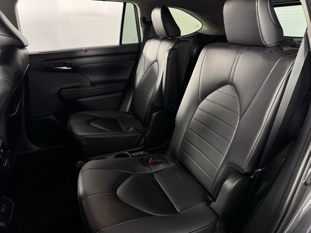 2025 Toyota Highlander Hybrid XLE 4D Sport Utility