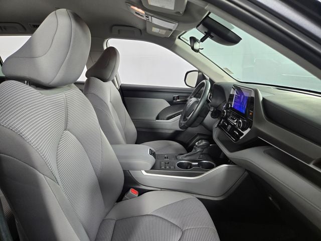 2024 Toyota Highlander LE 4D Sport Utility