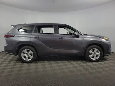 2025 Toyota Highlander LE 4D Sport Utility