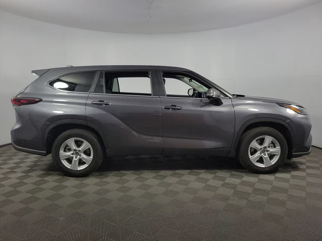 2025 Toyota Highlander LE 4D Sport Utility