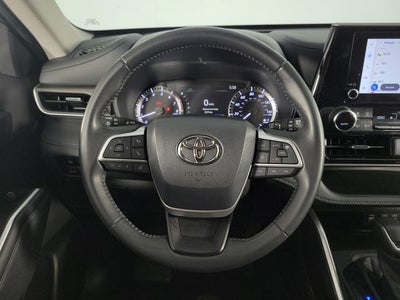 2025 Toyota Highlander LE 4D Sport Utility