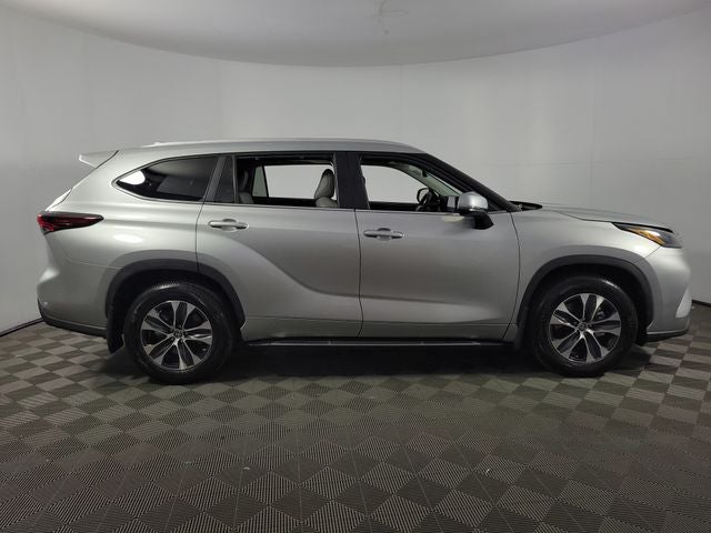 2024 Toyota Highlander XLE 4D Sport Utility
