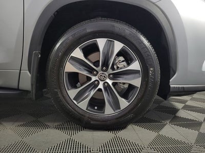 2024 Toyota Highlander XLE 4D Sport Utility