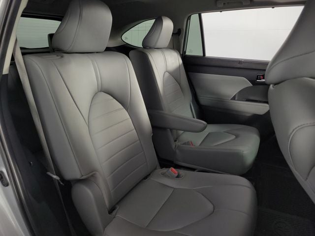 2024 Toyota Highlander XLE 4D Sport Utility