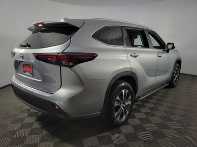 2024 Toyota Highlander XLE 4D Sport Utility