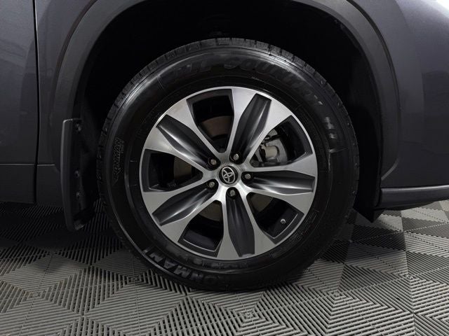 2024 Toyota Highlander XLE 4D Sport Utility