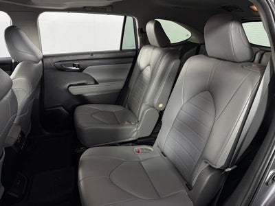 2024 Toyota Highlander XLE 4D Sport Utility