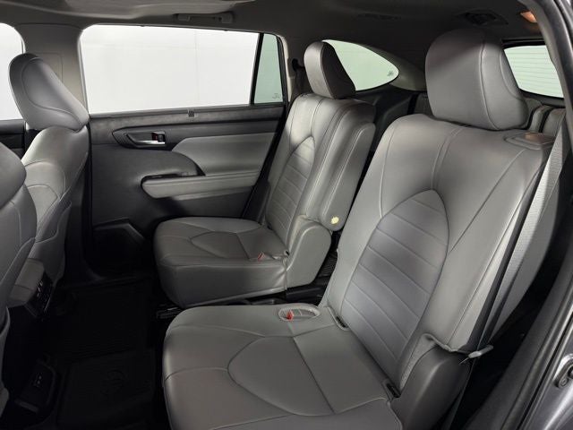 2024 Toyota Highlander XLE 4D Sport Utility