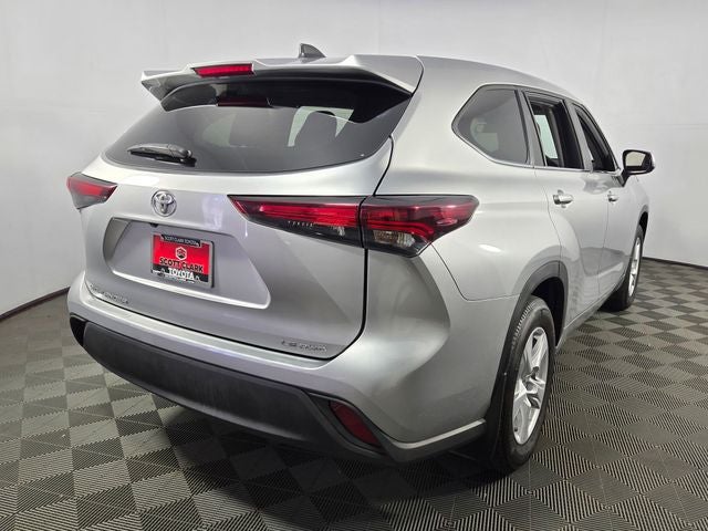 2024 Toyota Highlander LE 4D Sport Utility