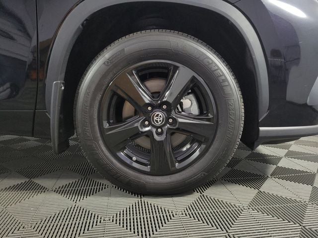 2024 Toyota Highlander LE 4D Sport Utility