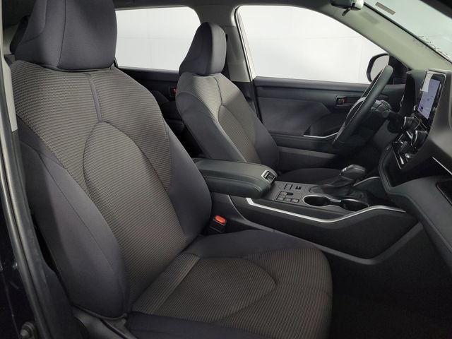 2024 Toyota Highlander LE 4D Sport Utility