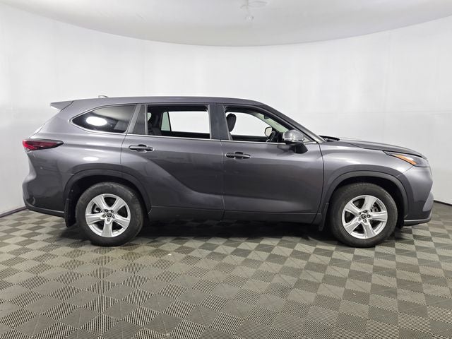 2025 Toyota Highlander LE 4D Sport Utility