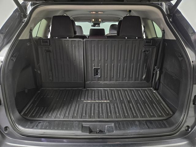 2025 Toyota Highlander LE 4D Sport Utility