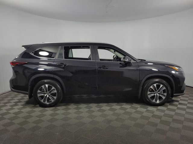 2026 Toyota Highlander XLE 4D Sport Utility