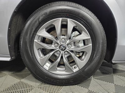 2025 Toyota Sienna LE 8 Passenger