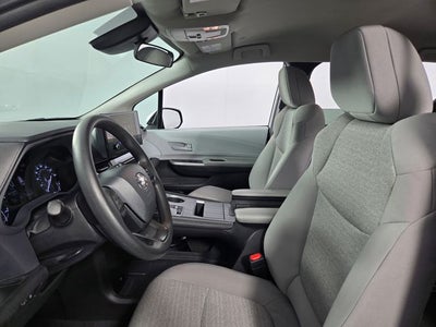 2025 Toyota Sienna LE 8 Passenger