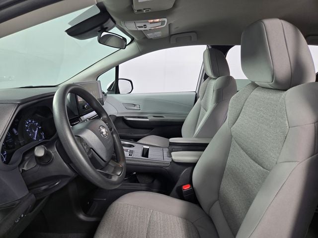 2025 Toyota Sienna LE 8 Passenger