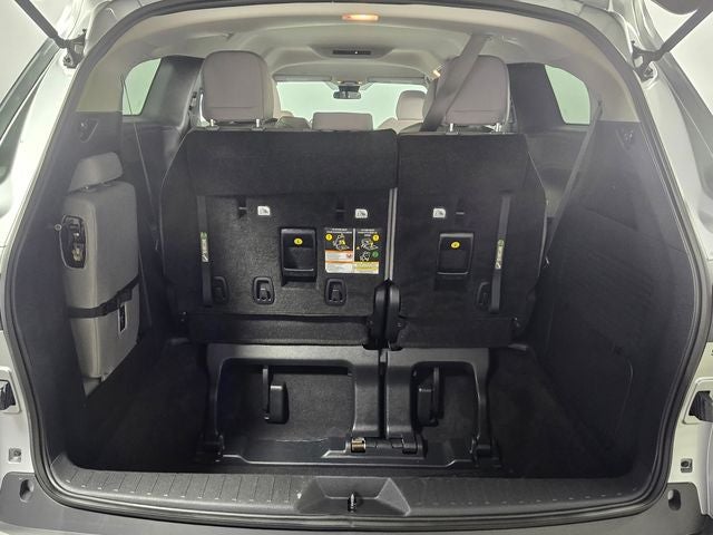2025 Toyota Sienna LE 8 Passenger