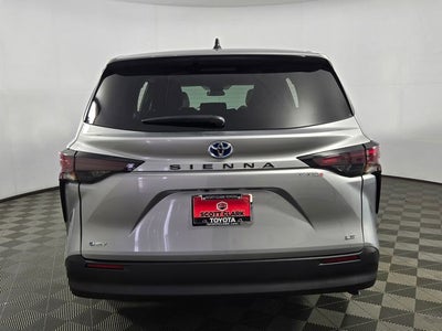 2025 Toyota Sienna LE 8 Passenger