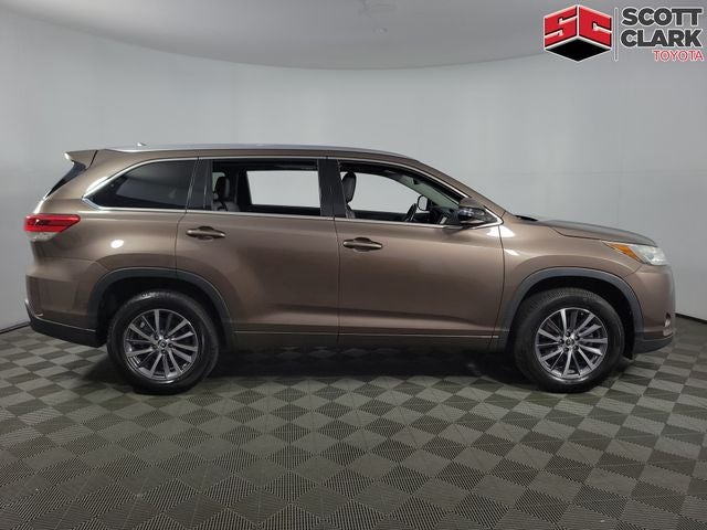 2017 Toyota Highlander XLE 4D Sport Utility