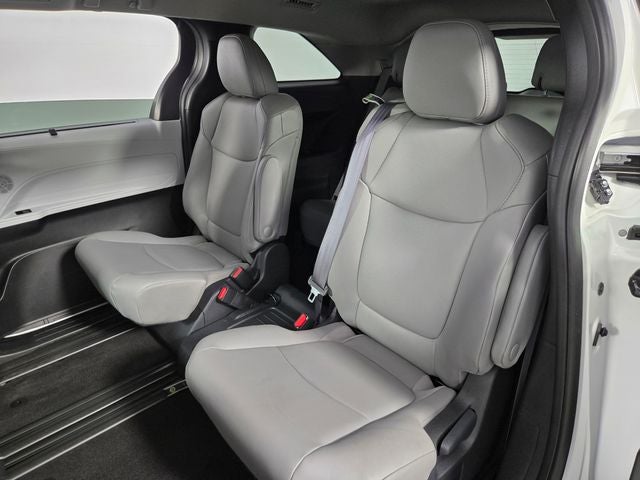 2025 Toyota Sienna XLE 8 Passenger