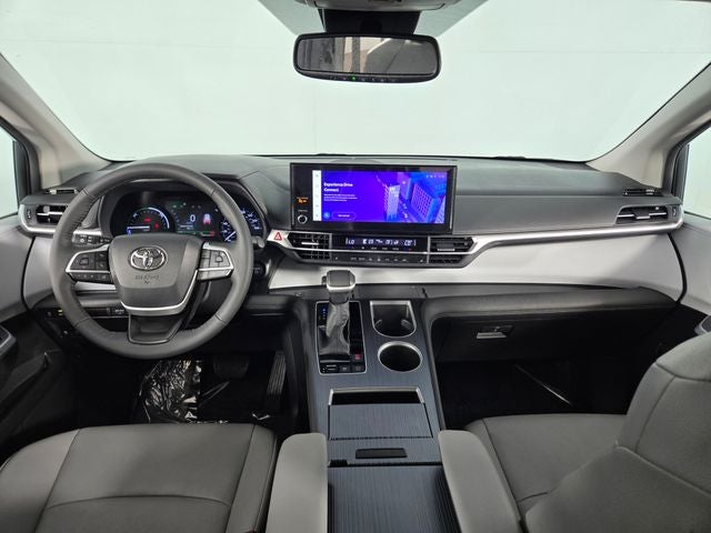 2025 Toyota Sienna XLE 8 Passenger