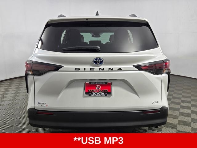 2025 Toyota Sienna XLE 8 Passenger