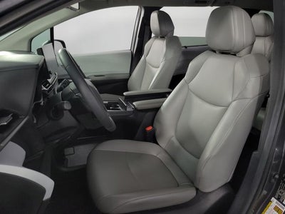 2025 Toyota Sienna XLE 4D Passenger Van