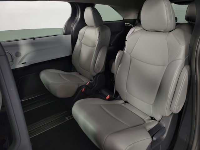 2025 Toyota Sienna XLE 4D Passenger Van