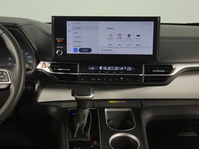 2025 Toyota Sienna XLE 4D Passenger Van