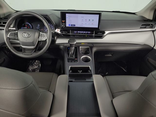 2025 Toyota Sienna XLE 4D Passenger Van
