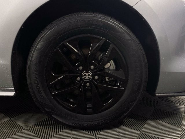 2024 Toyota Sienna XLE 8 Passenger